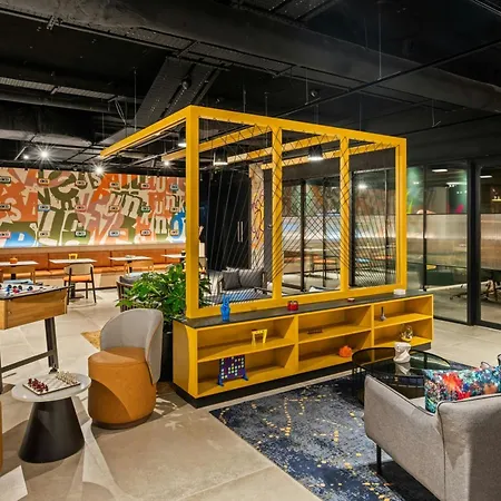 Moxy Belfast City-3