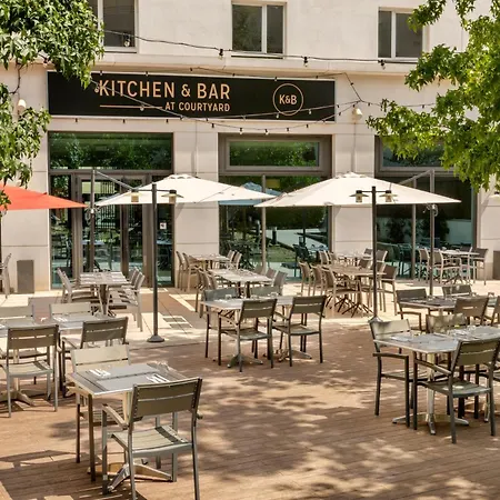 Courtyard By Marriott Paris Saint Denis-2