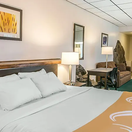 Quality Inn & Suites Houghton Downtown-3