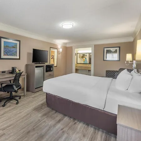 Quality Inn Near Lake Marble Falls-3