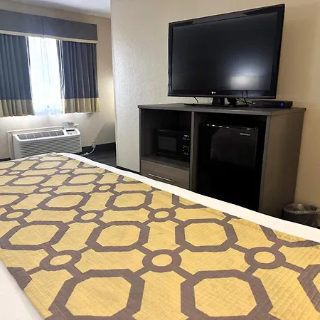 Baymont By Wyndham Tupelo-3