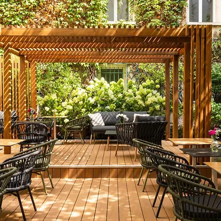 Hotel Paris Louis Blanc-3