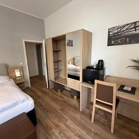 Central Hotel Duisburg-3