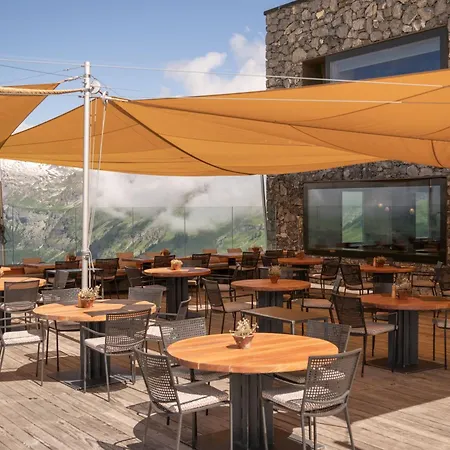 Chetzeron Mountain Hotel-3
