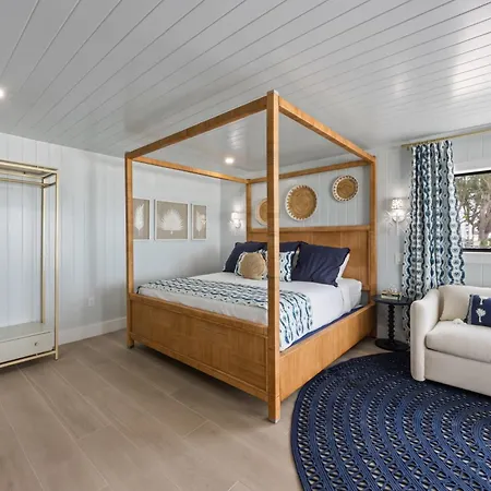 Seabreeze At Anna Maria Island Inn-2