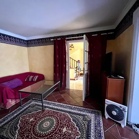 "Flora B&B "- Rooms In Privat Home Habitaciones En Una Casa Privada-3