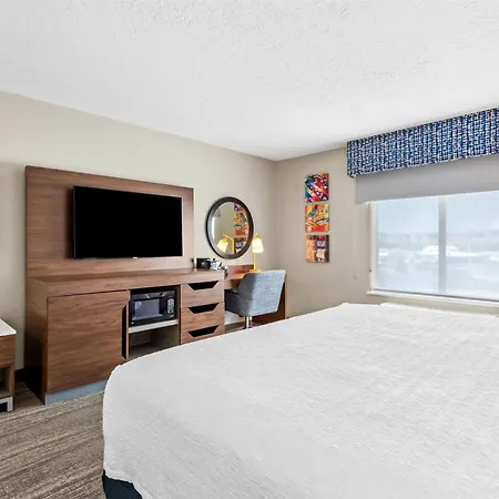 Hampton Inn & Suites Farmington-2