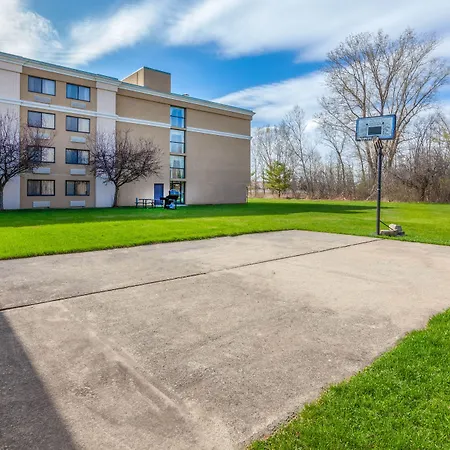 Days Inn By Wyndham Plattsburgh-3