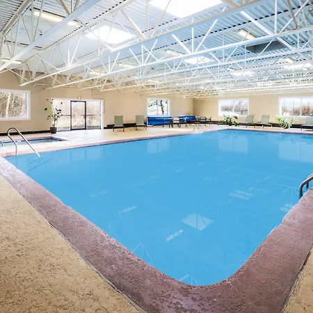 Days Inn By Wyndham Plattsburgh-2