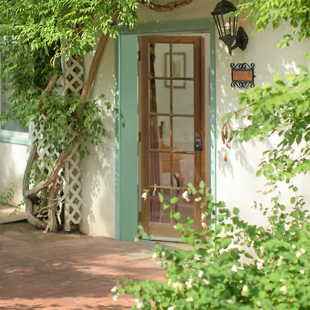 Casa Blanca Inn And Suites-2