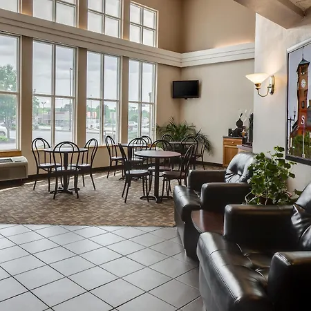 Super 8 By Wyndham Menomonie Wi-2
