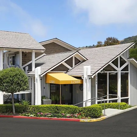 Spyglass Inn-2