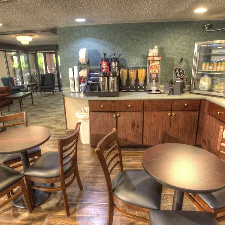 Econo Lodge Helen-2