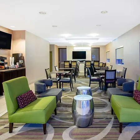 La Quinta Inn By Wyndham Lincoln, Nebraska-3