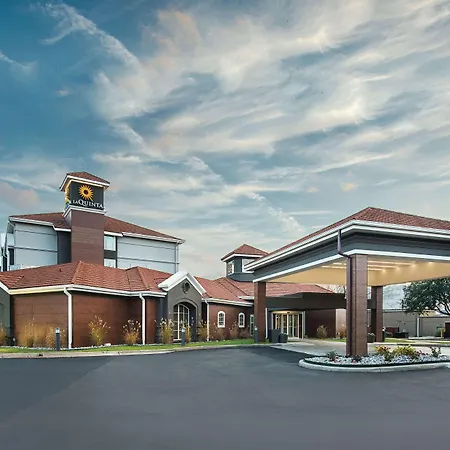 La Quinta Inn & Suites By Wyndham Shreveport Airport-3