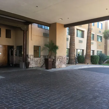 Red Lion Inn & Suites Goodyear Newly Renovated-3