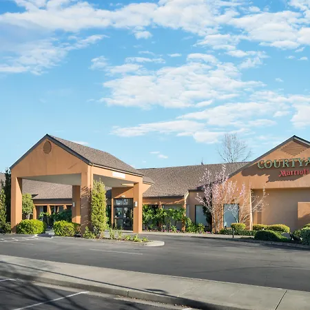 Courtyard By Marriott Vacaville-3