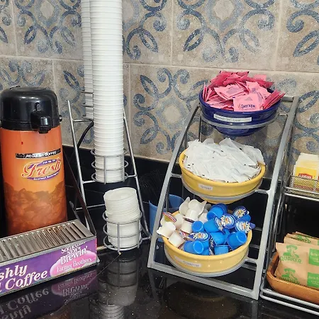 Days Inn By Wyndham Los Lunas-3