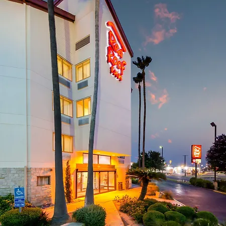 Red Roof Inn Laredo-2