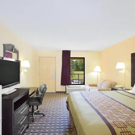 Days Inn By Wyndham Andalusia-2