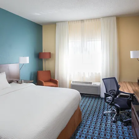 Fairfield Inn & Suites Peru-3
