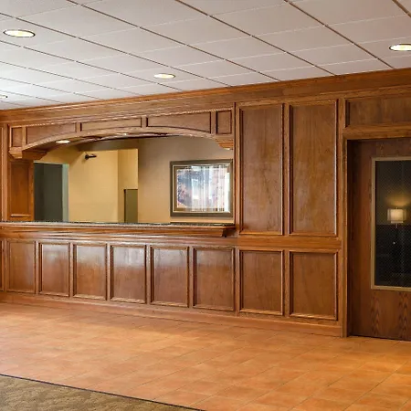 Red Roof Inn & Suites Dekalb-2