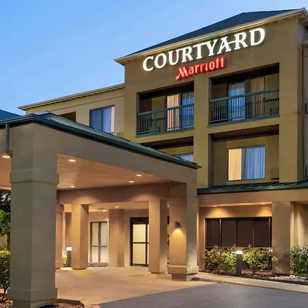 Courtyard Lubbock-2