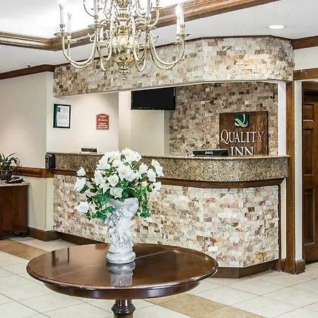 Quality Inn Southfield - Detroit-3