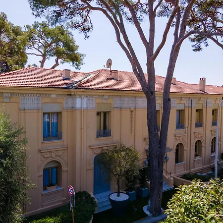Hôtel Petit Palais-3