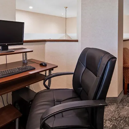Charlevoix Inn & Suites Surestay Collection By Best Western-2