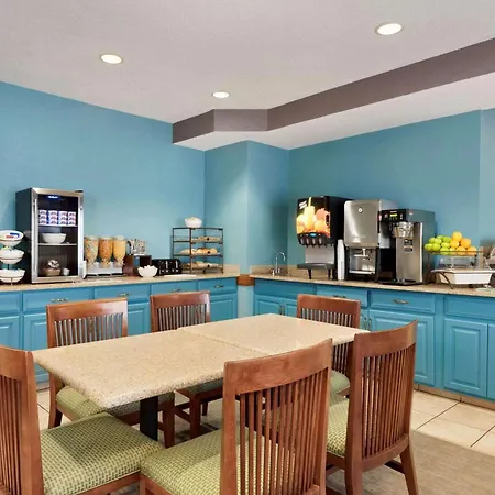 Country Inn & Suites By Radisson, Minneapolis-Shakopee-3