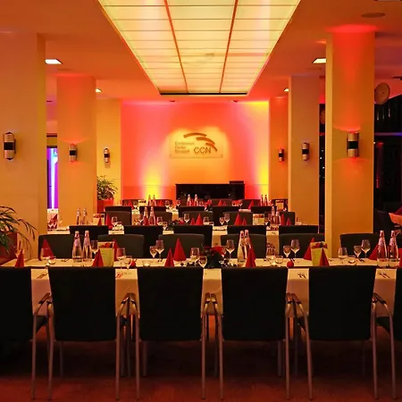 Courtyard By Marriott Dresden-3