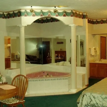 Townhouse Inn & Suites Omaha-2
