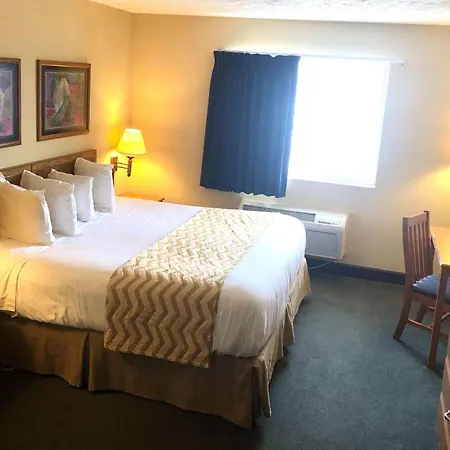 Travelodge By Wyndham Grand Island-2