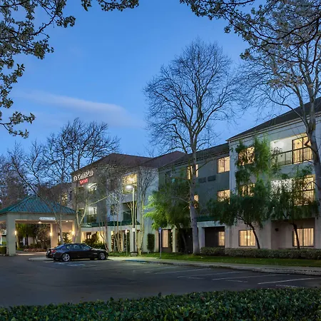 Courtyard By Marriott Stockton-3