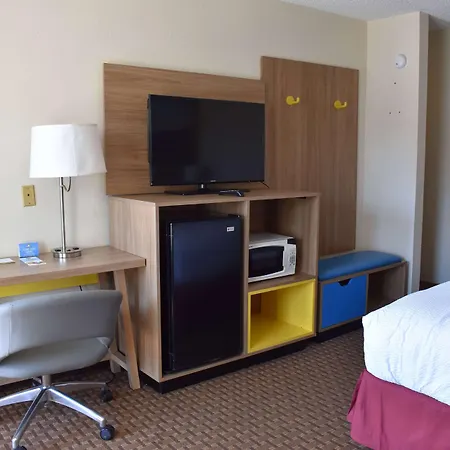 Days Inn By Wyndham Reidsville-2
