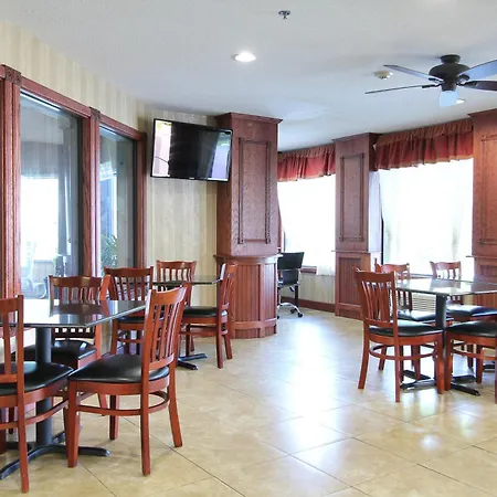 Baymont By Wyndham Muskegon-3
