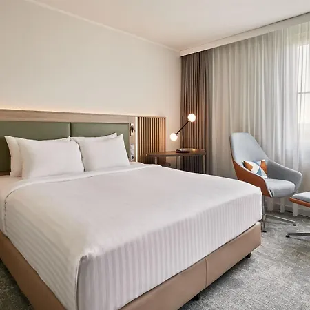 Courtyard By Marriott Dortmund-3