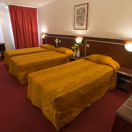 Hotel America-3