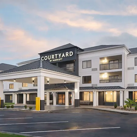 Courtyard Florence South Carolina-3