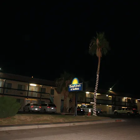 Days Inn & Suites By Wyndham Needles-3
