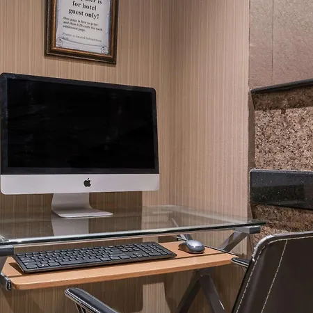 Microtel Inn & Suites By Wyndham Rochester North Mayo Clinic-3