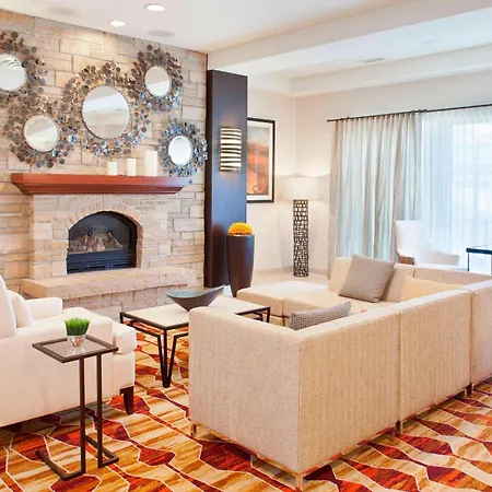 Courtyard By Marriott Pueblo-3