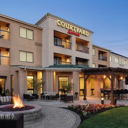 Courtyard By Marriott Greenville-2