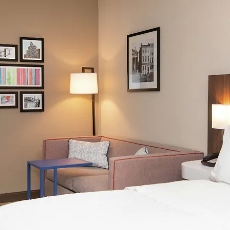 Hampton Inn Erie-South-3