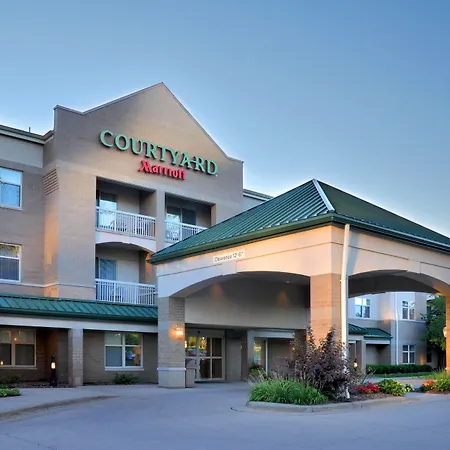 Courtyard Wausau-3