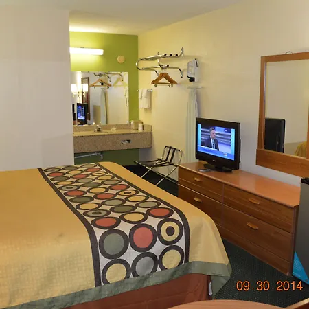 Super 8 By Wyndham Tifton-2