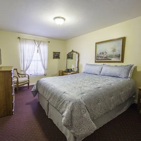 Historic Cary House Hotel-3