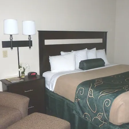 Travelodge By Wyndham Jefferson City-3