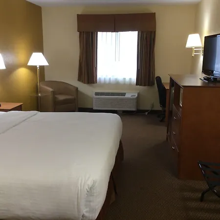 Baymont By Wyndham Port Huron-3